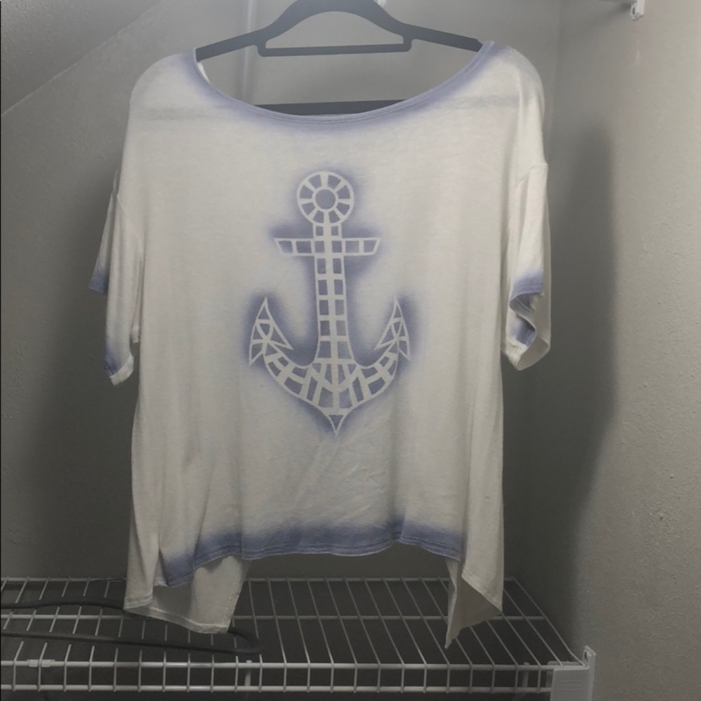 Short sleeve shirt w/ cut out back